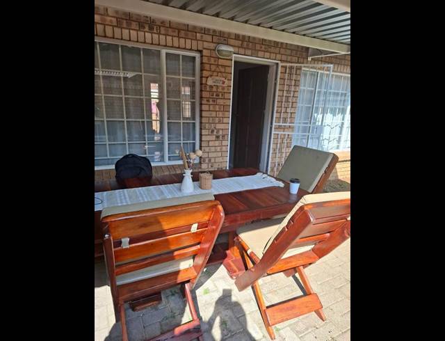 2 BEDROOM TOWNHOUSE FOR SALE IN MORELETAPARK